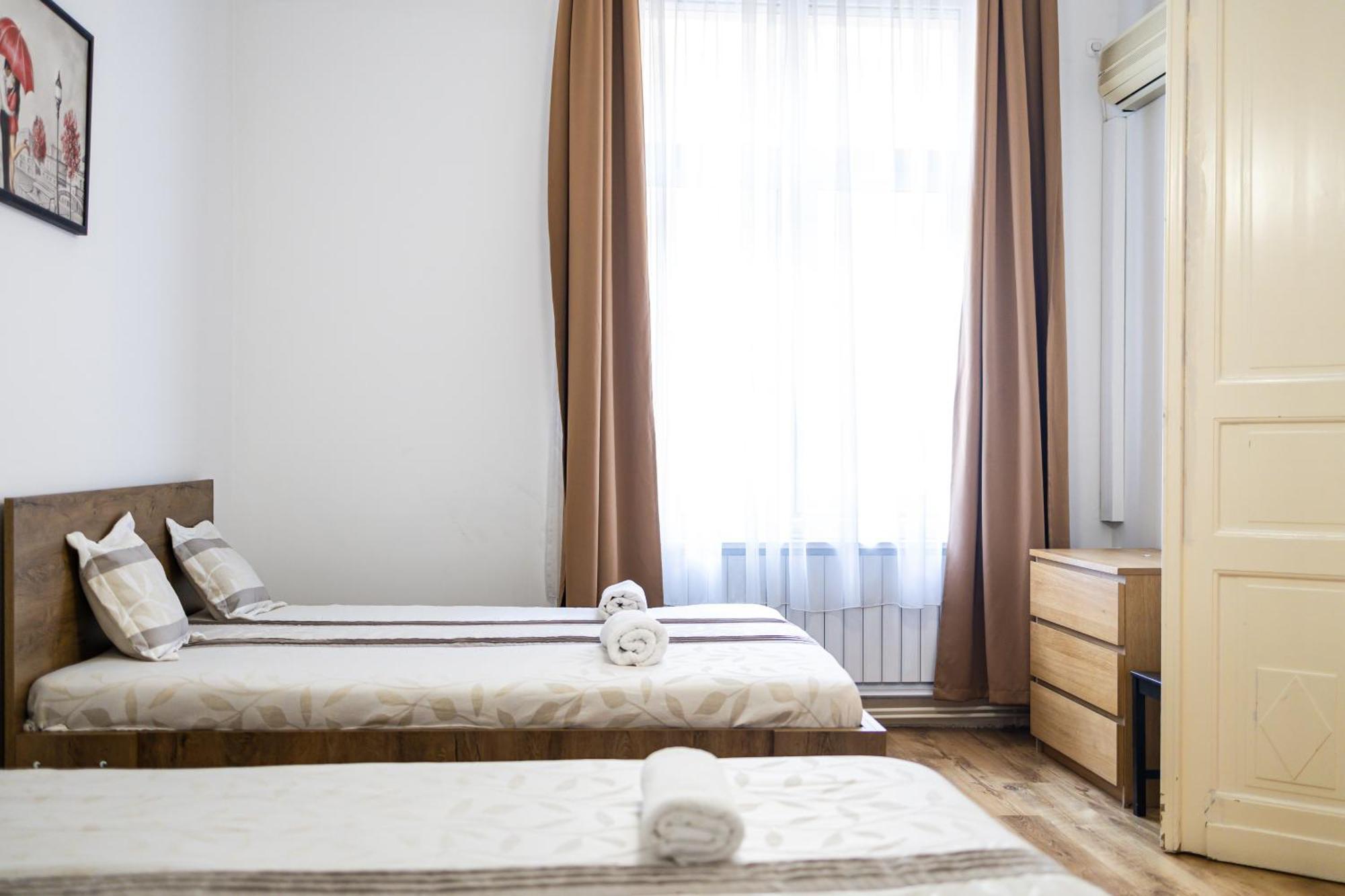 Real Apartments Lovag Budapest Exterior photo