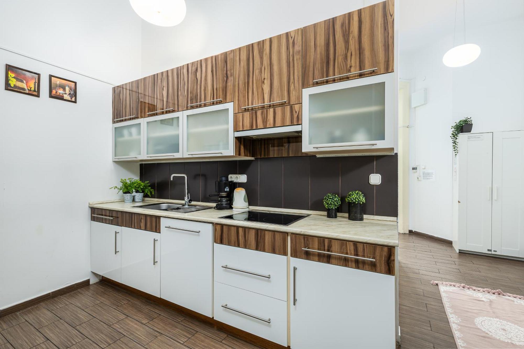 Real Apartments Lovag Budapest Exterior photo