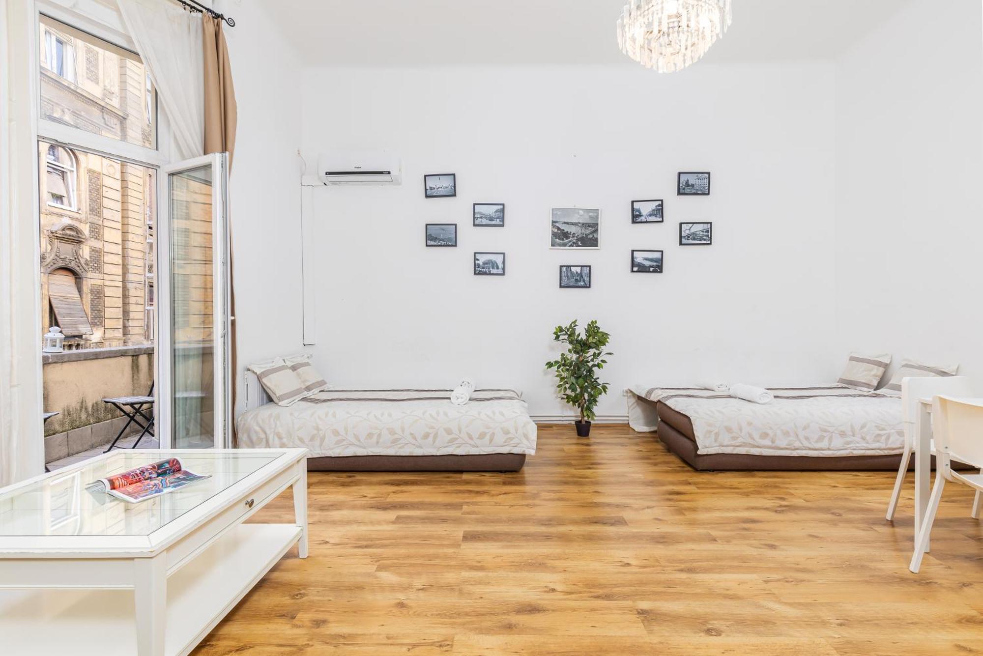 Real Apartments Lovag Budapest Exterior photo